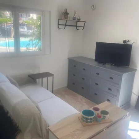 Climatise Avec Piscine Et Jardin 빌뇌브루베